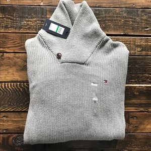 NWT Men’s Tommy Hilfiger Gray Collared Sweater